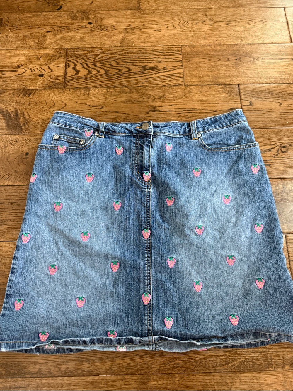 Lilly Pulitzer White Label Strawberry Embroidered Skirt Size 12